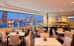 Sheraton Inner Harbor Hotel 4*